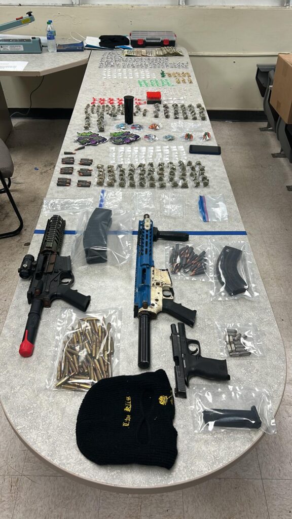 ocupan sustancias y armas en Manati
