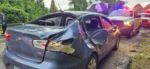 piedra impacta carro santo collazo