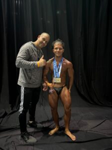 Allan Yonuel Flecha Gonzalez derecha junto a su coach Ariel Alvira