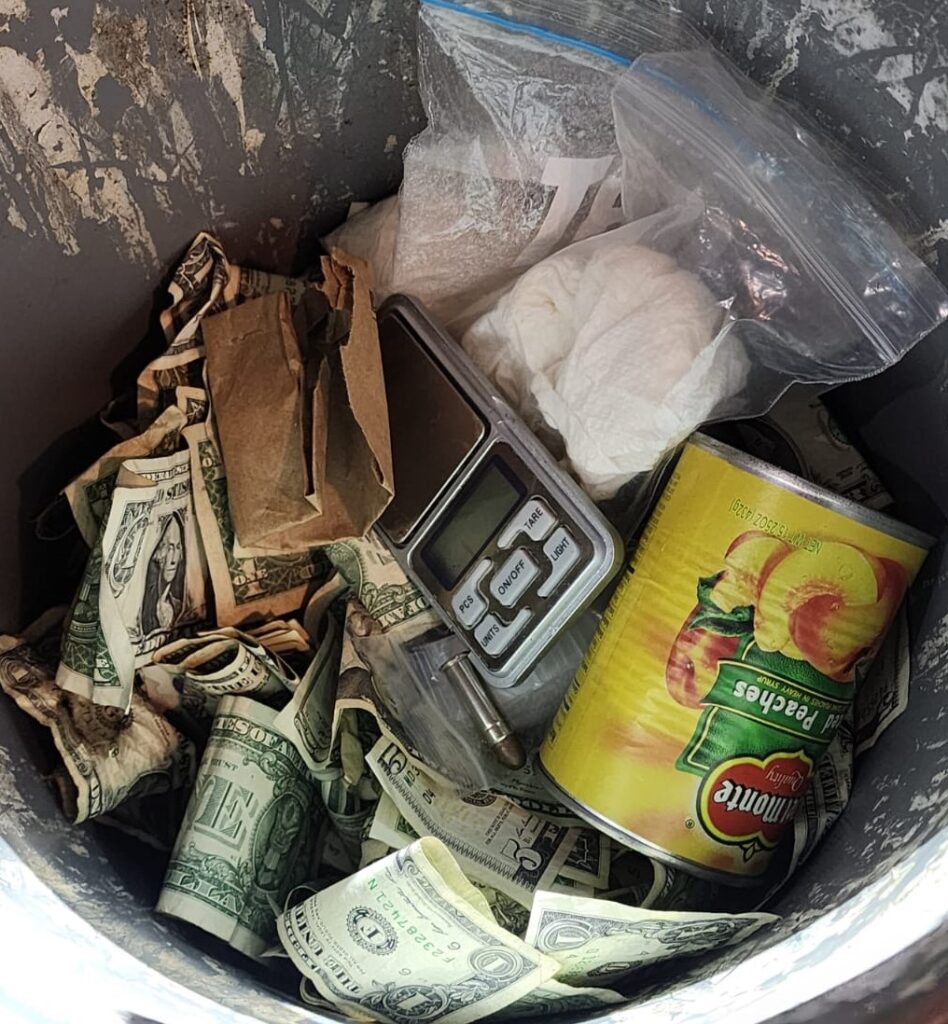 Foto 2 de evidencia de Allanamientos en Vieques